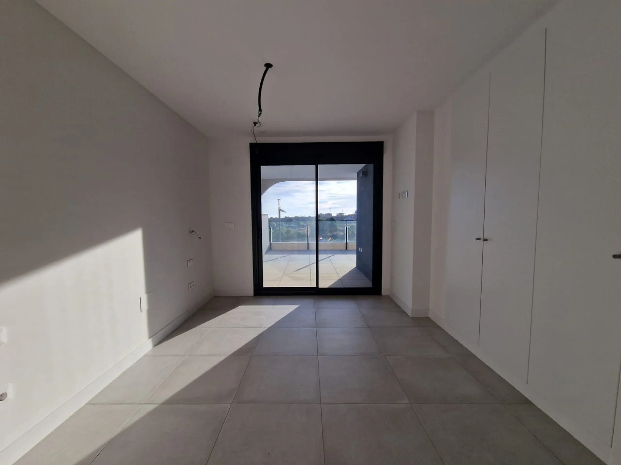 Middle Apartment in Oasis 325 Phase II, Estepona