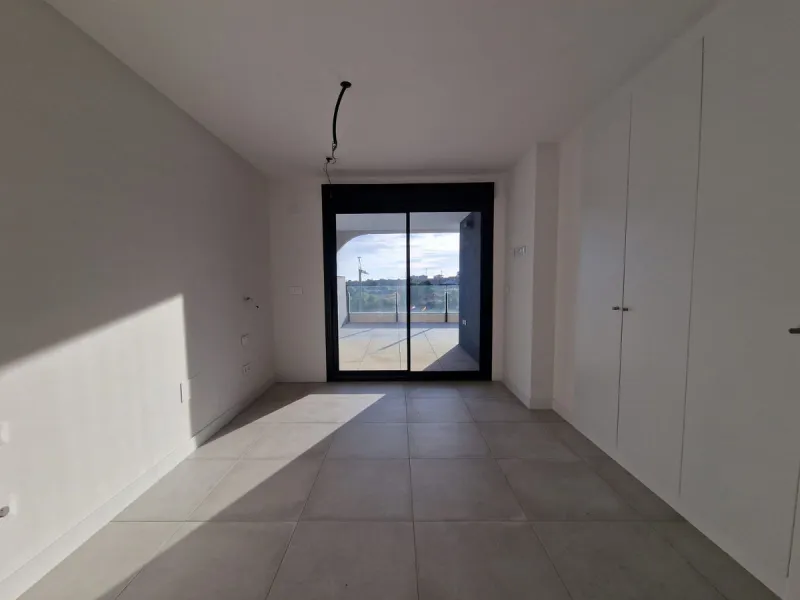 Middle Apartment in Oasis 325 Phase II, Estepona