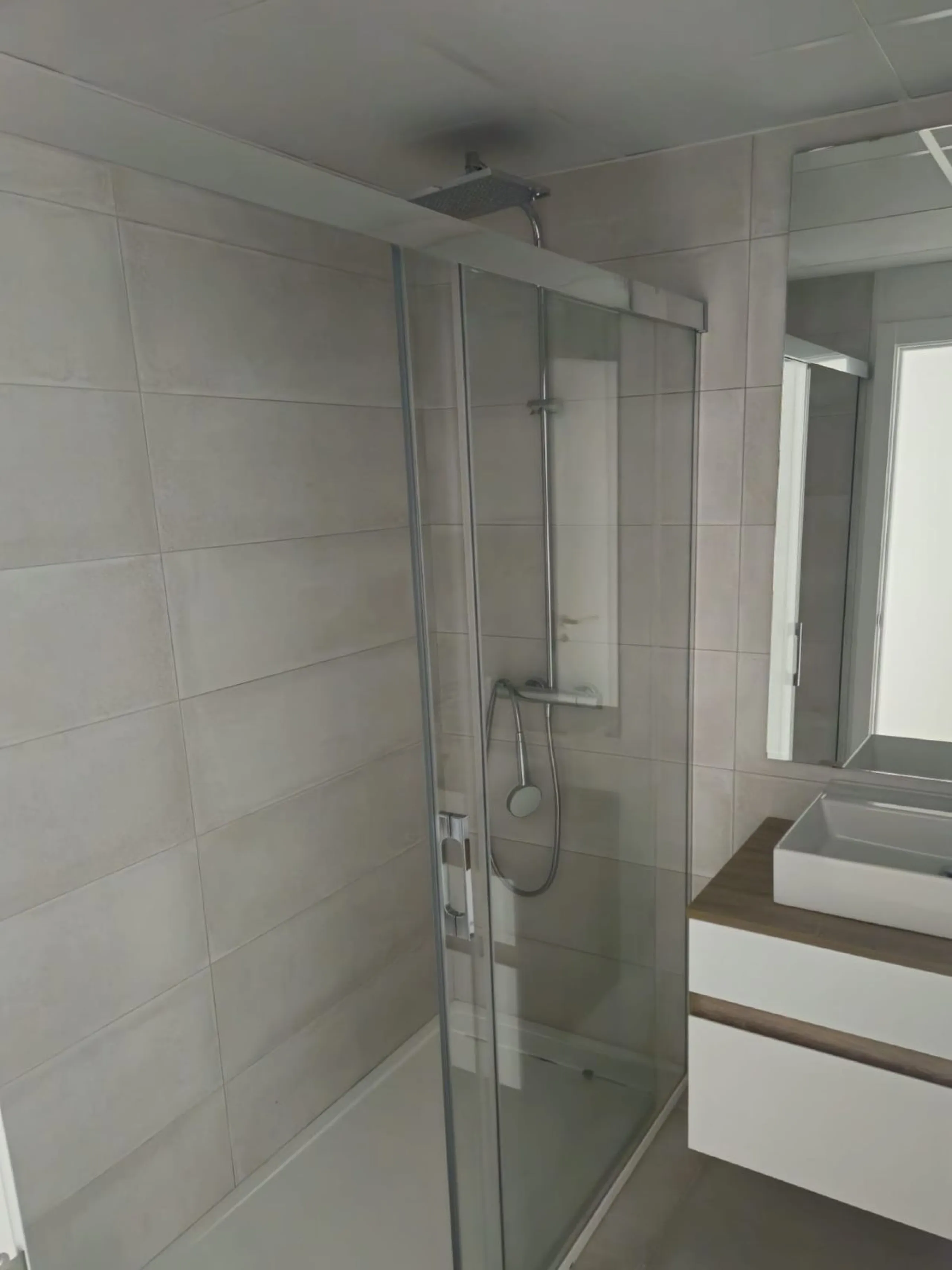Middle Apartment in Oasis 325 Phase II, Estepona