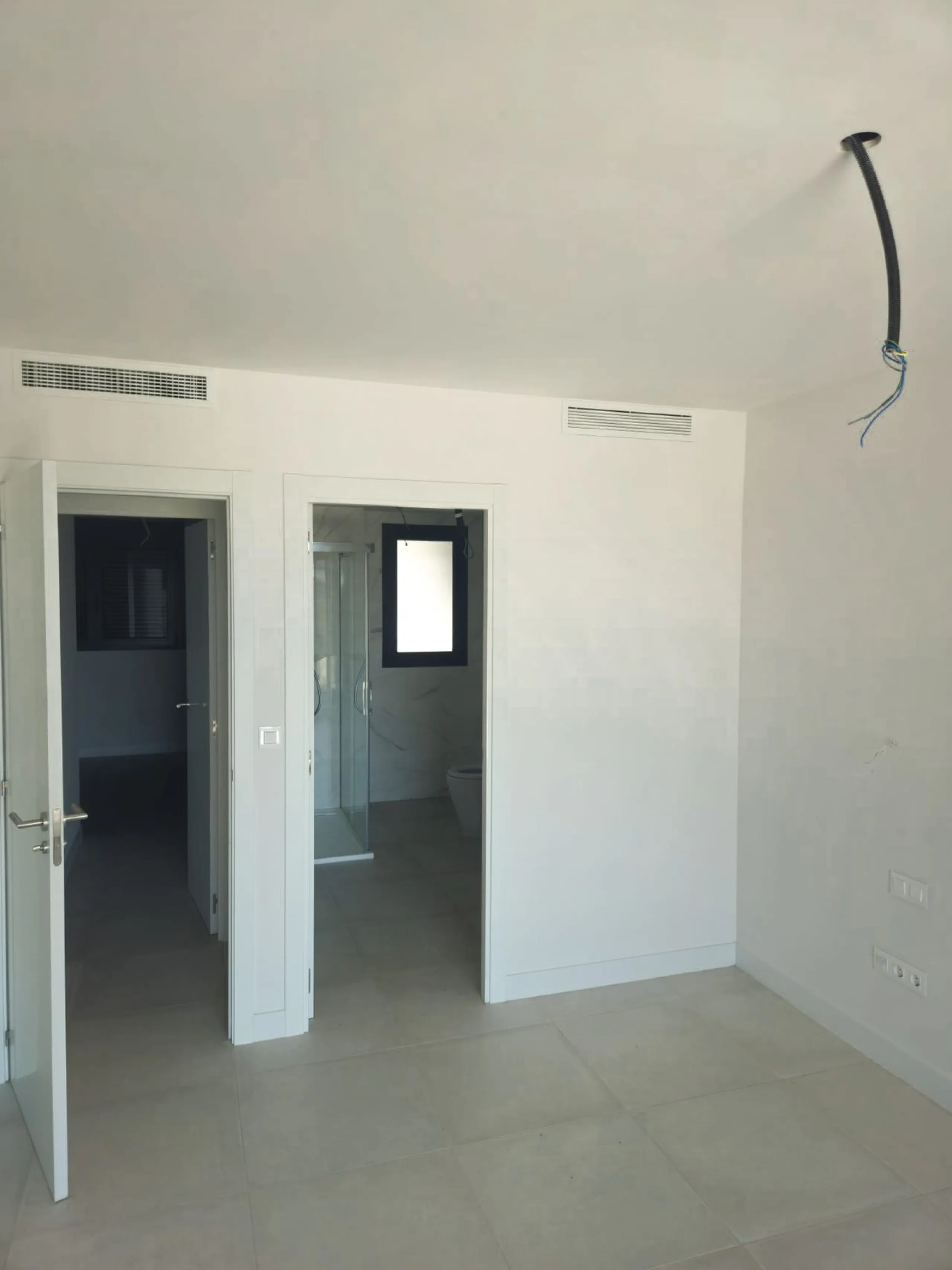 Middle Apartment in Oasis 325 Phase II, Estepona