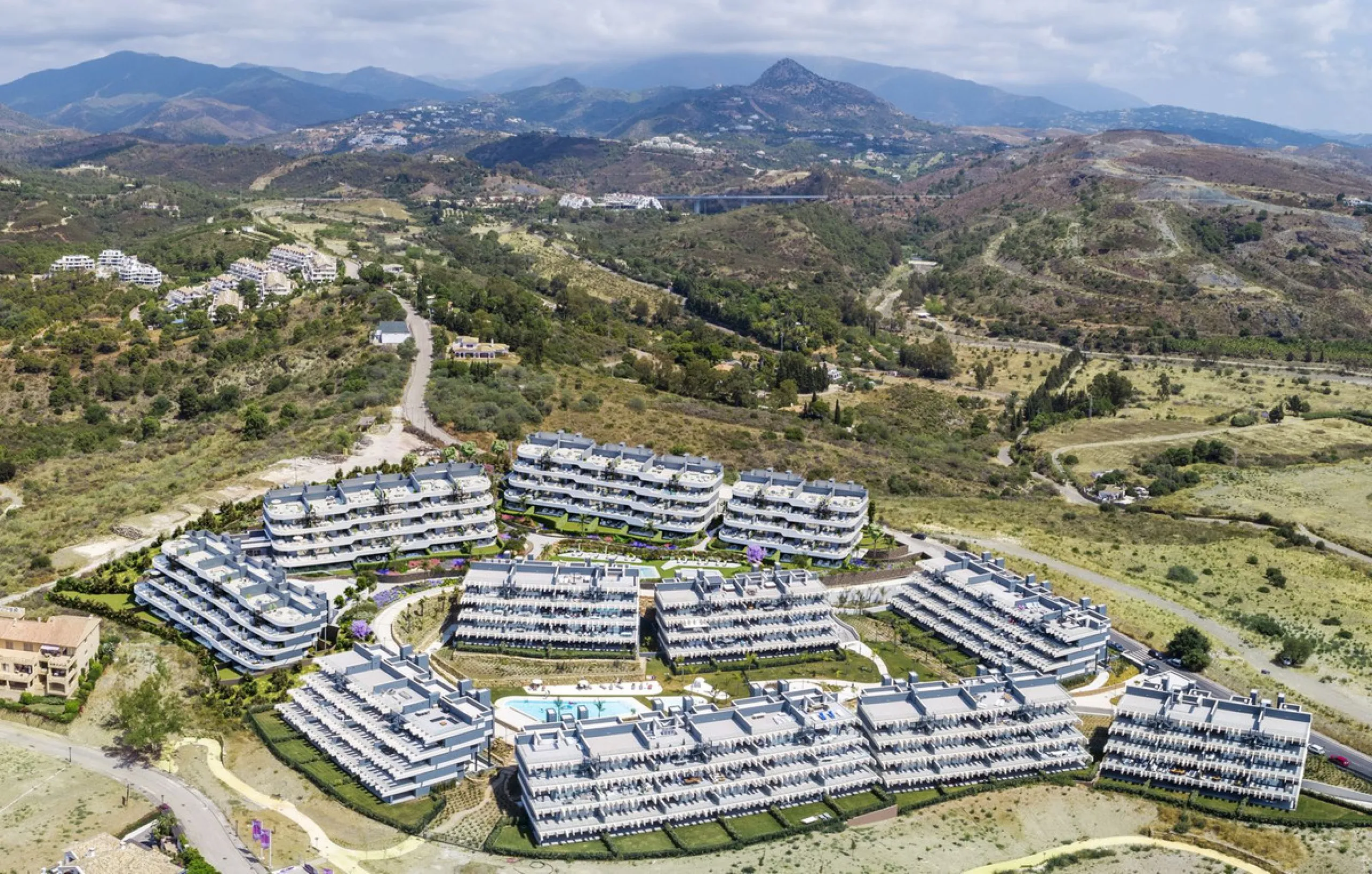 Middle Apartment in Oasis 325 Phase II, Estepona