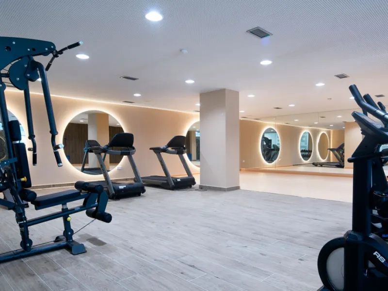 Middle Apartment in Oasis 325 Phase II, Estepona