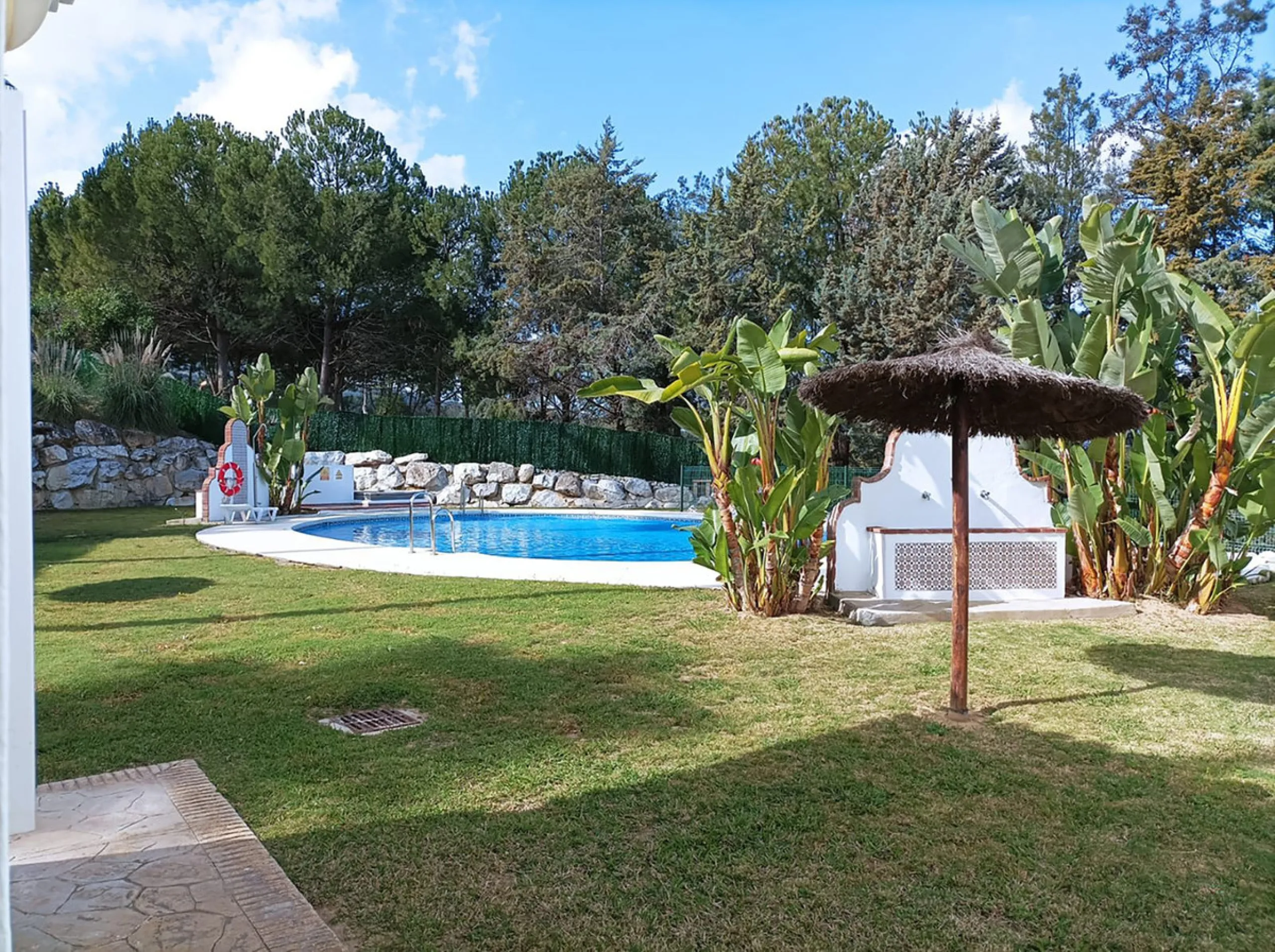 This amazing house is located on one of the most beautiful golf courses on the Costa del Sol, Lauro Golf.