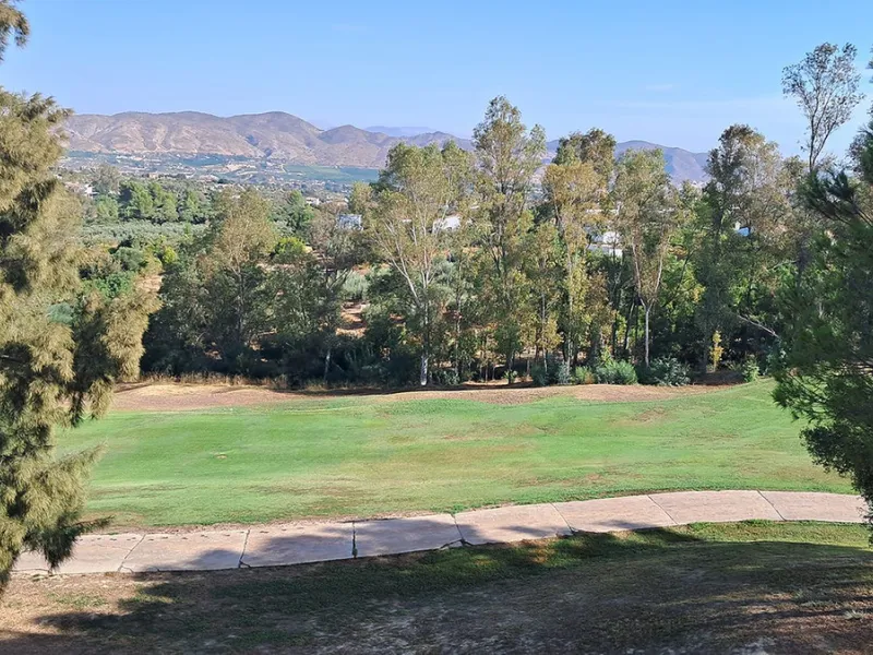 This amazing house is located on one of the most beautiful golf courses on the Costa del Sol, Lauro Golf.