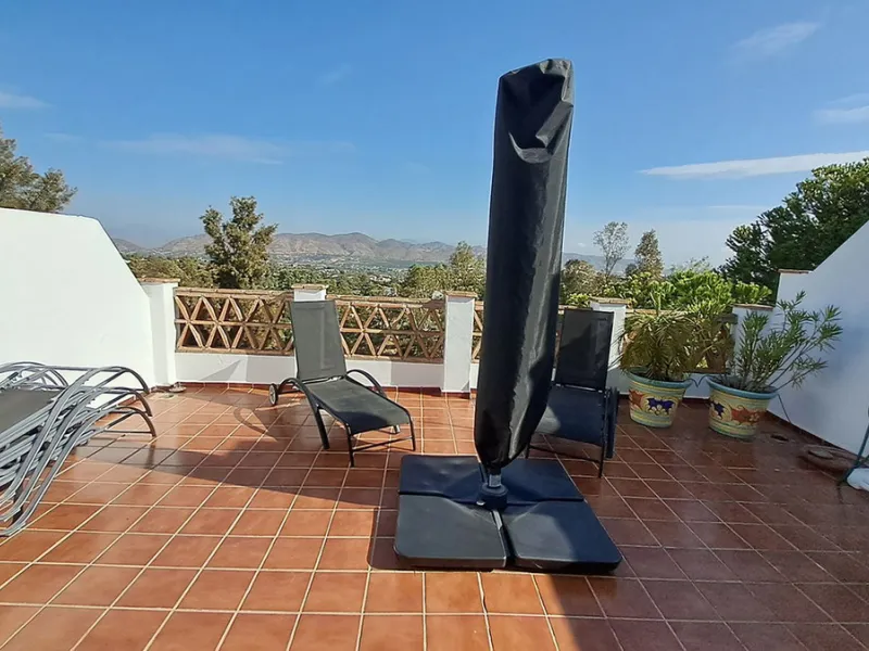 This amazing house is located on one of the most beautiful golf courses on the Costa del Sol, Lauro Golf.