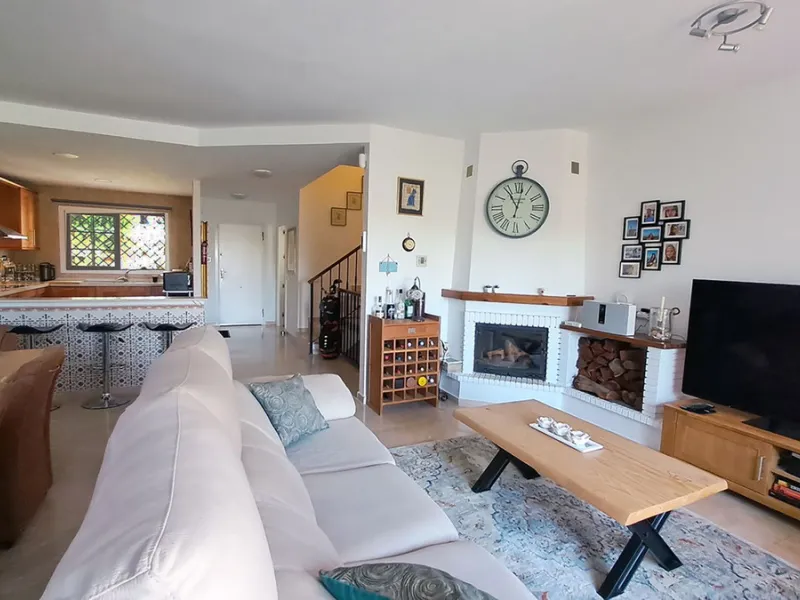 This amazing house is located on one of the most beautiful golf courses on the Costa del Sol, Lauro Golf.