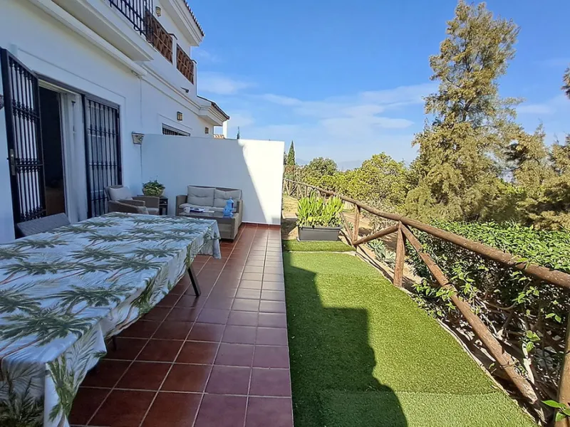 This amazing house is located on one of the most beautiful golf courses on the Costa del Sol, Lauro Golf.