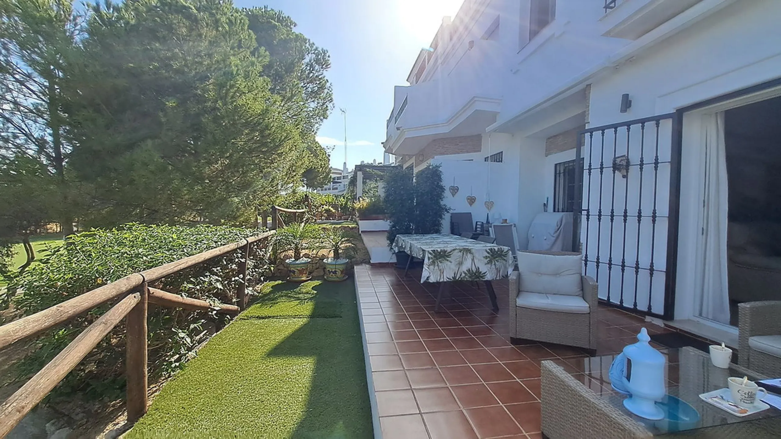 This amazing house is located on one of the most beautiful golf courses on the Costa del Sol, Lauro Golf.