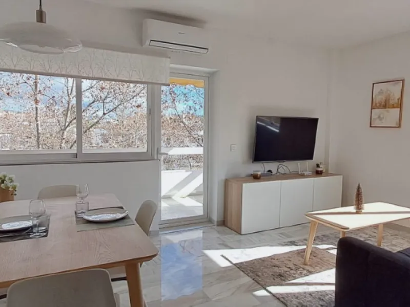 GOLDEN MILE INVESTMENT OPPORTUNITY, FULLY RENOVATED and with LICENSE TO SHORT LET!