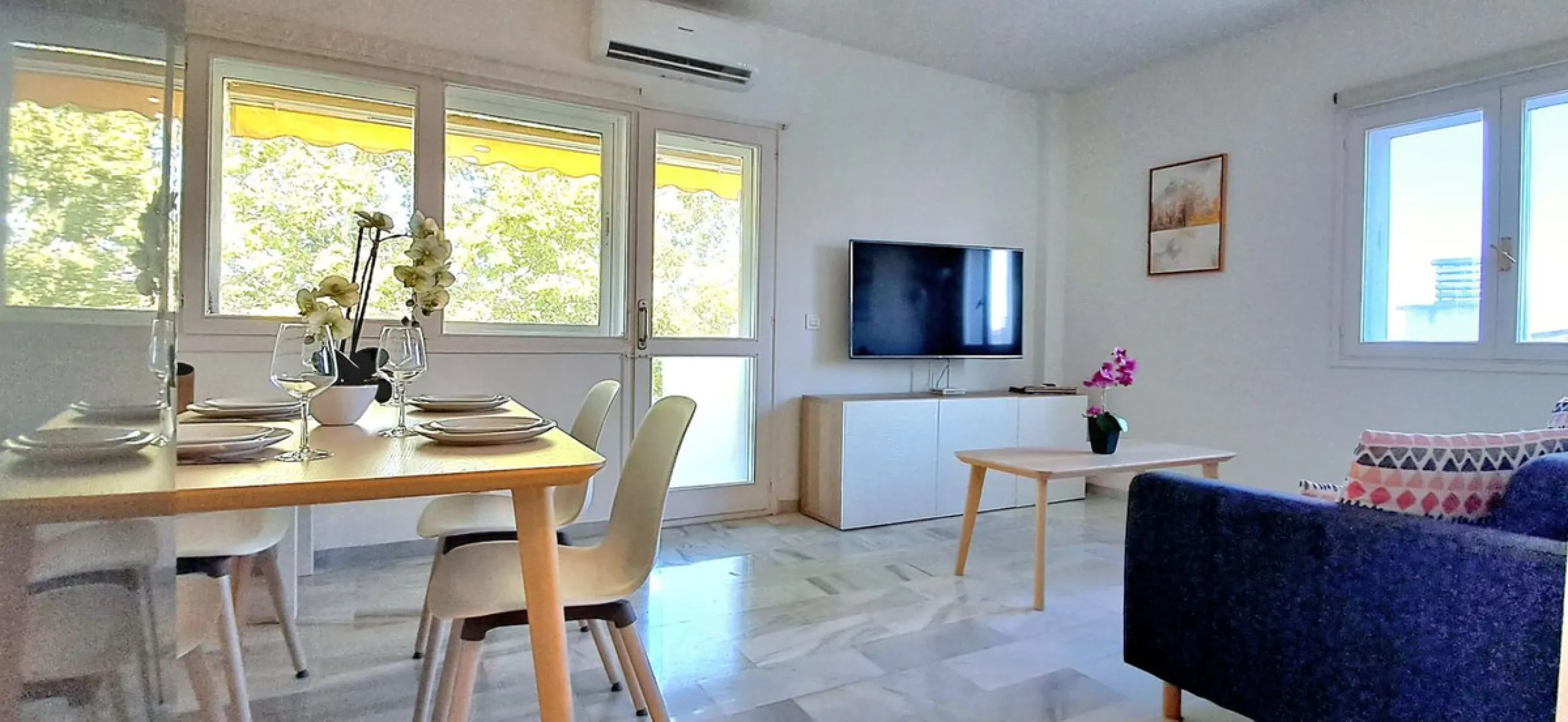GOLDEN MILE INVESTMENT OPPORTUNITY, FULLY RENOVATED and with LICENSE TO SHORT LET!