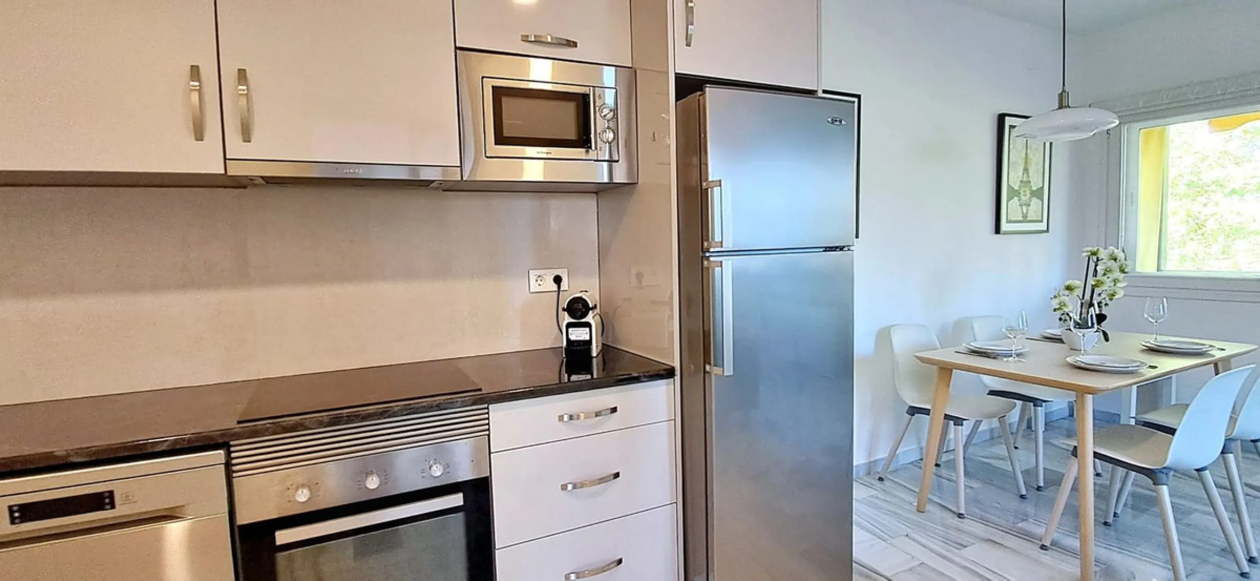 GOLDEN MILE INVESTMENT OPPORTUNITY, FULLY RENOVATED and with LICENSE TO SHORT LET!