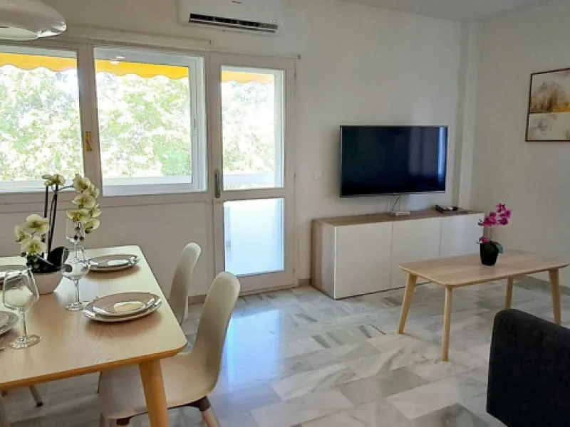GOLDEN MILE INVESTMENT OPPORTUNITY, FULLY RENOVATED and with LICENSE TO SHORT LET!