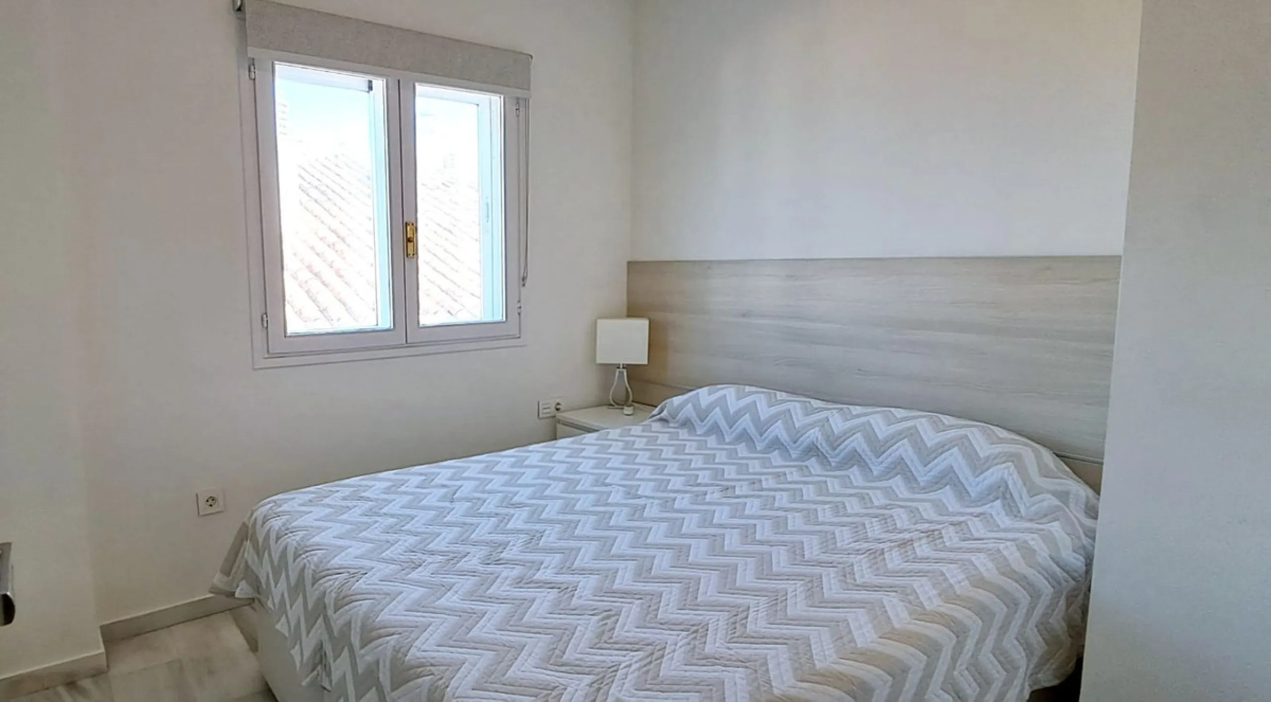 GOLDEN MILE INVESTMENT OPPORTUNITY, FULLY RENOVATED and with LICENSE TO SHORT LET!