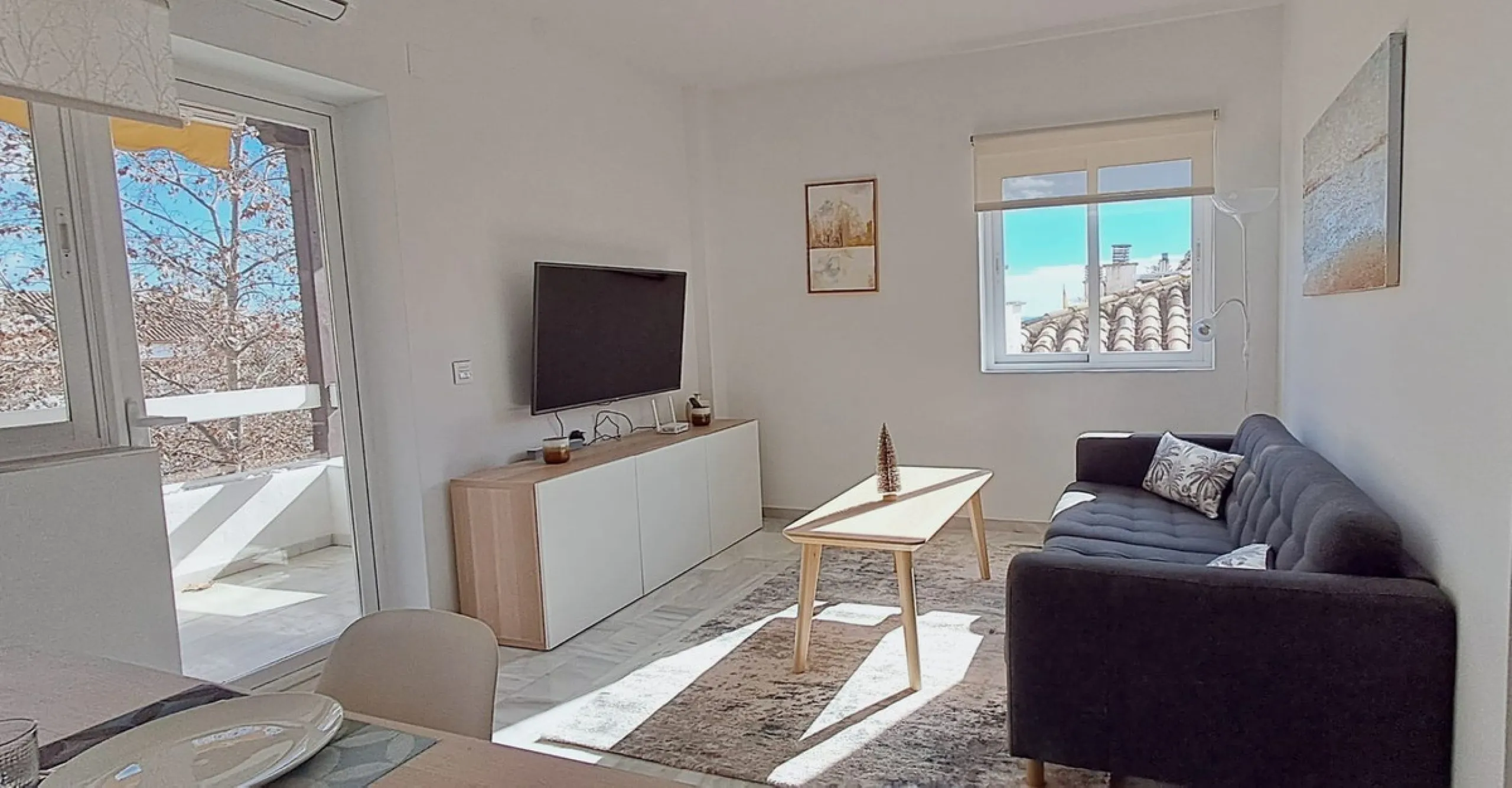 GOLDEN MILE INVESTMENT OPPORTUNITY, FULLY RENOVATED and with LICENSE TO SHORT LET!