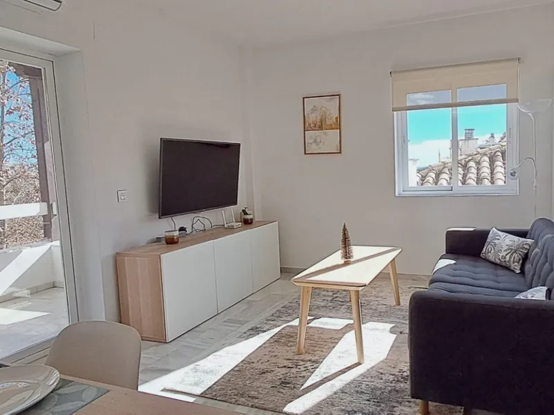 GOLDEN MILE INVESTMENT OPPORTUNITY, FULLY RENOVATED and with LICENSE TO SHORT LET!