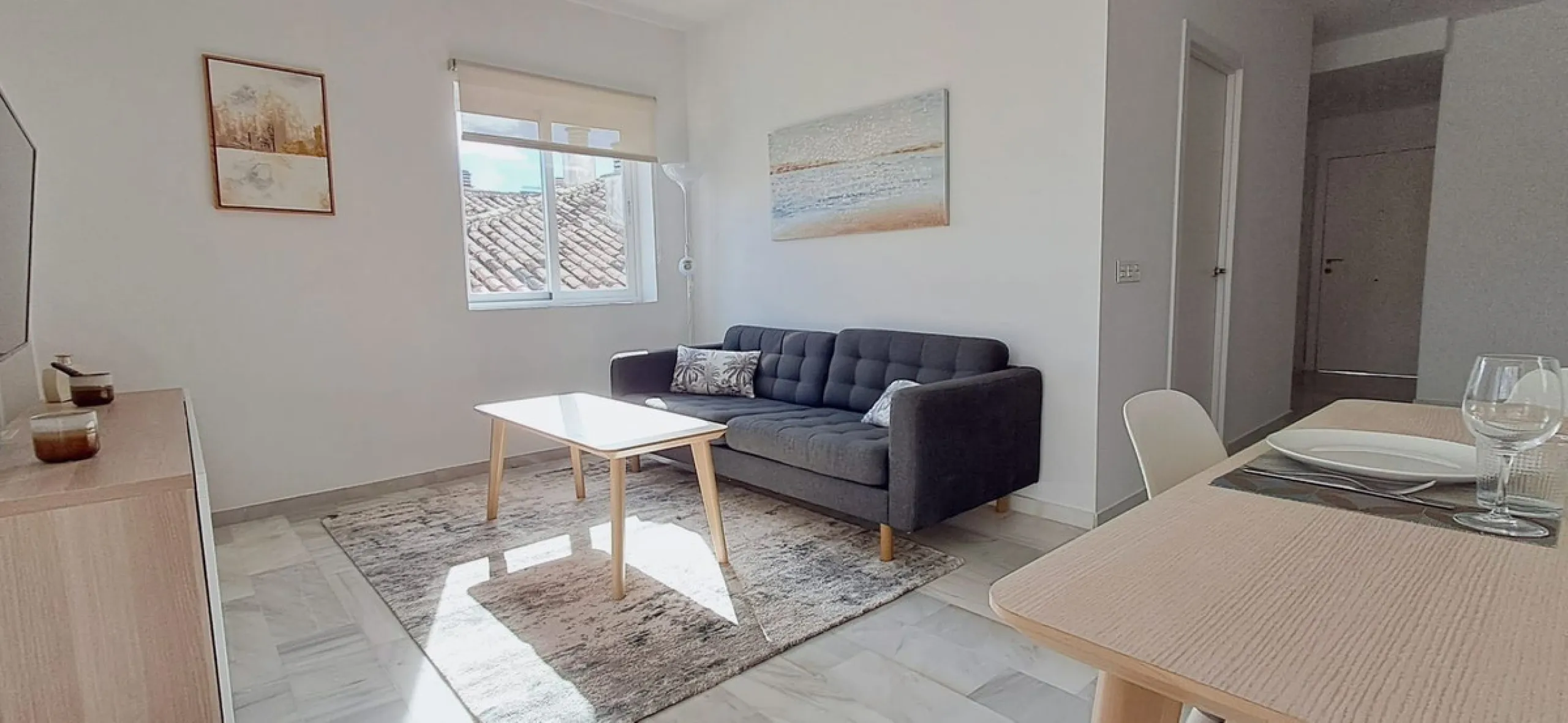 GOLDEN MILE INVESTMENT OPPORTUNITY, FULLY RENOVATED and with LICENSE TO SHORT LET!