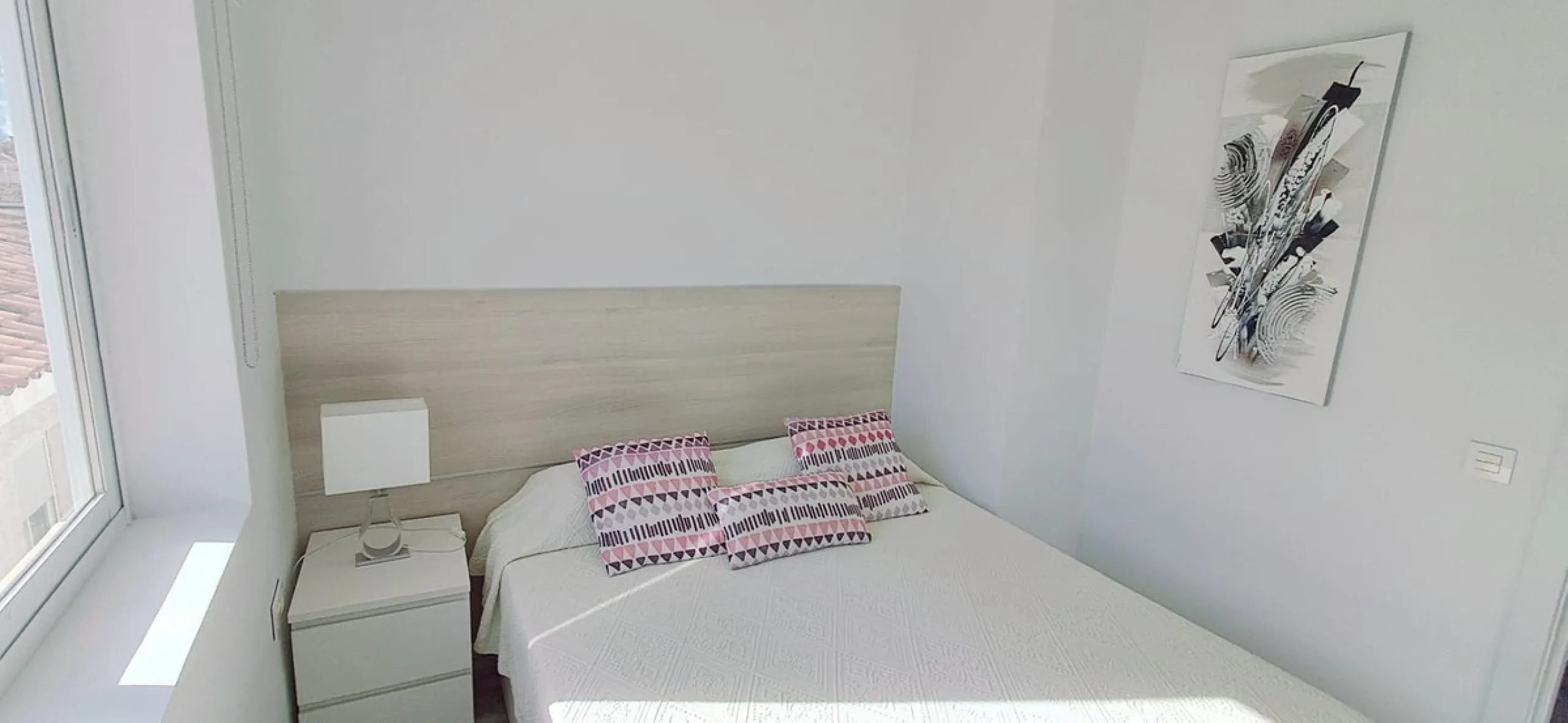 GOLDEN MILE INVESTMENT OPPORTUNITY, FULLY RENOVATED and with LICENSE TO SHORT LET!