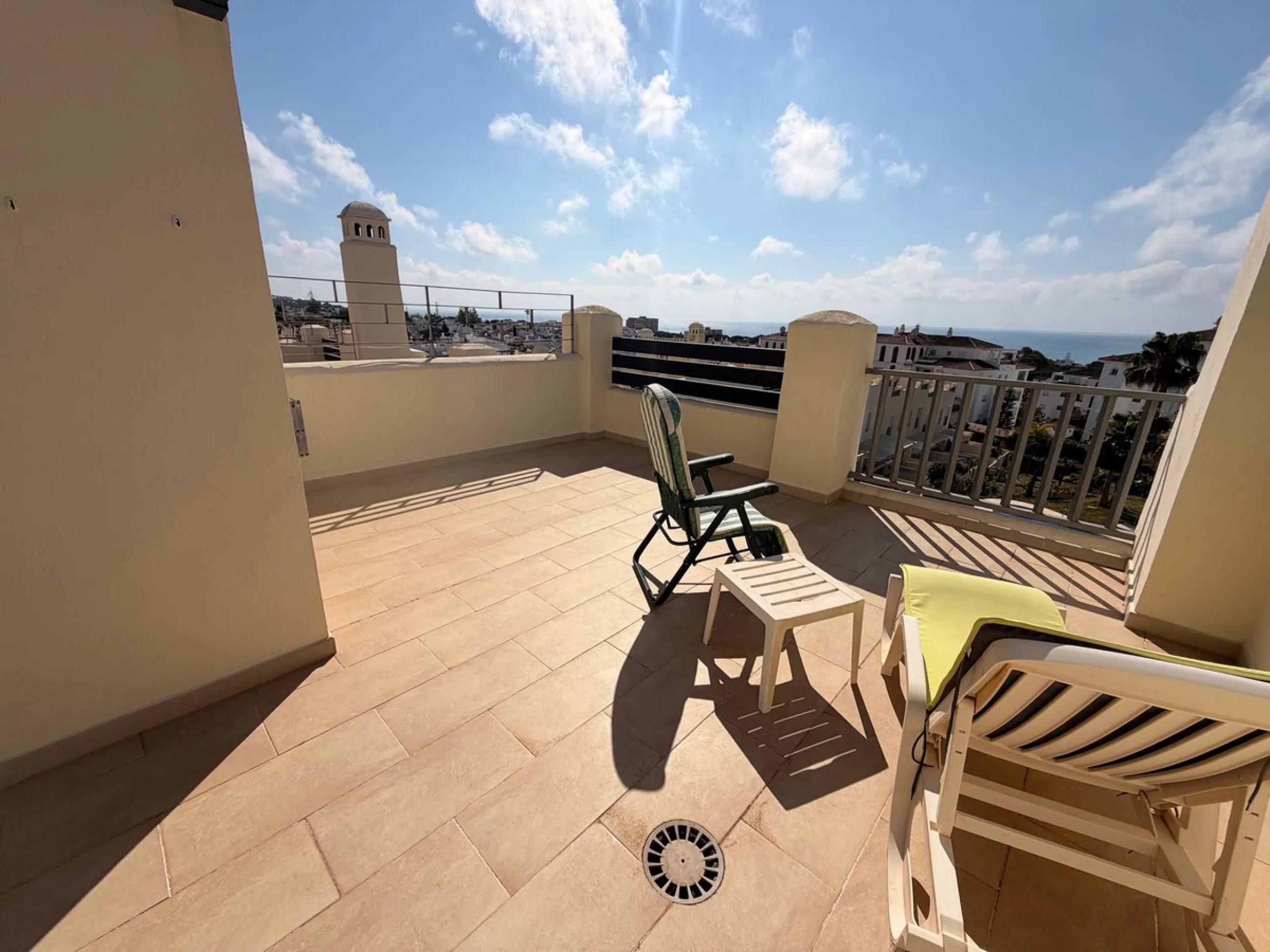 House - Townhouse в продаже в Mijas, Málaga. В доме 4 спален и 3 ванных комнат. Площадь дома 170 м²
