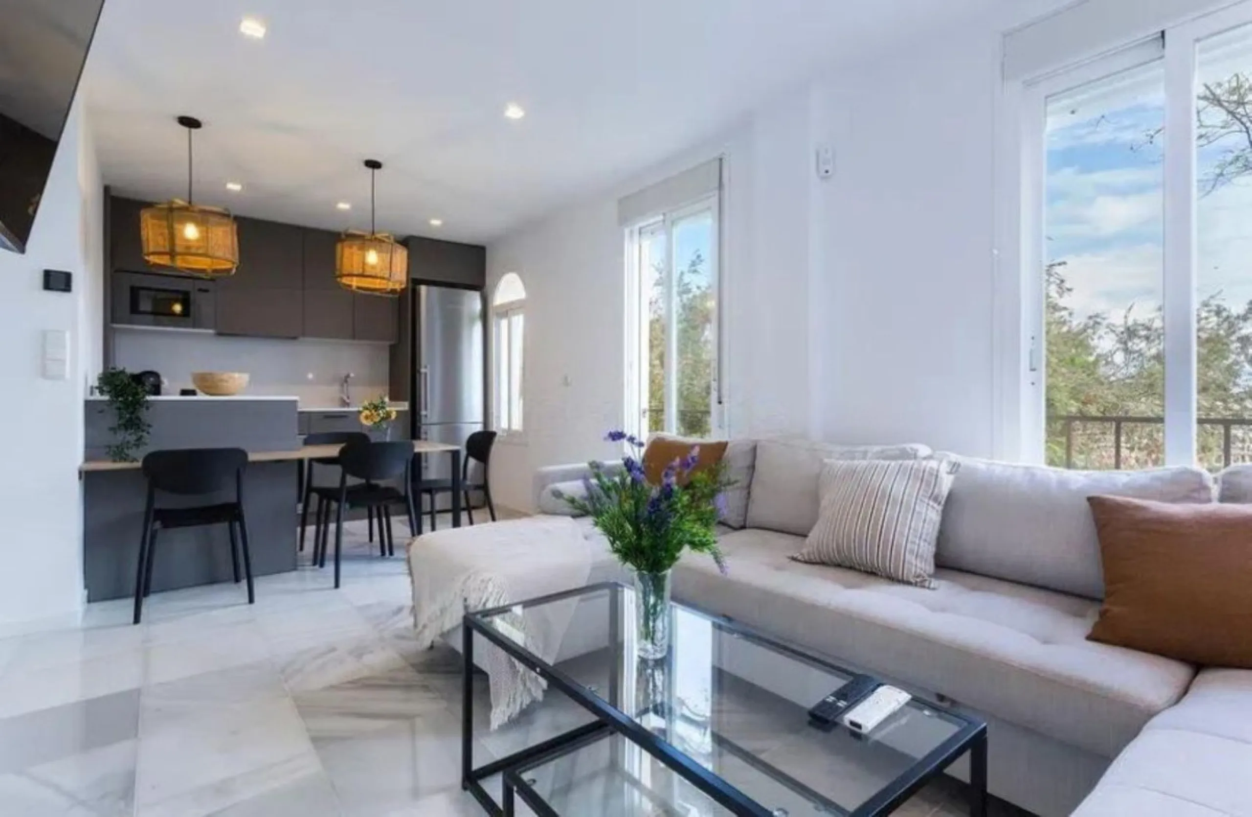 Spectacular duplex for sale in the Las Brisas Urbanization, Manilva. Completely renovated designer home, ready to move in.