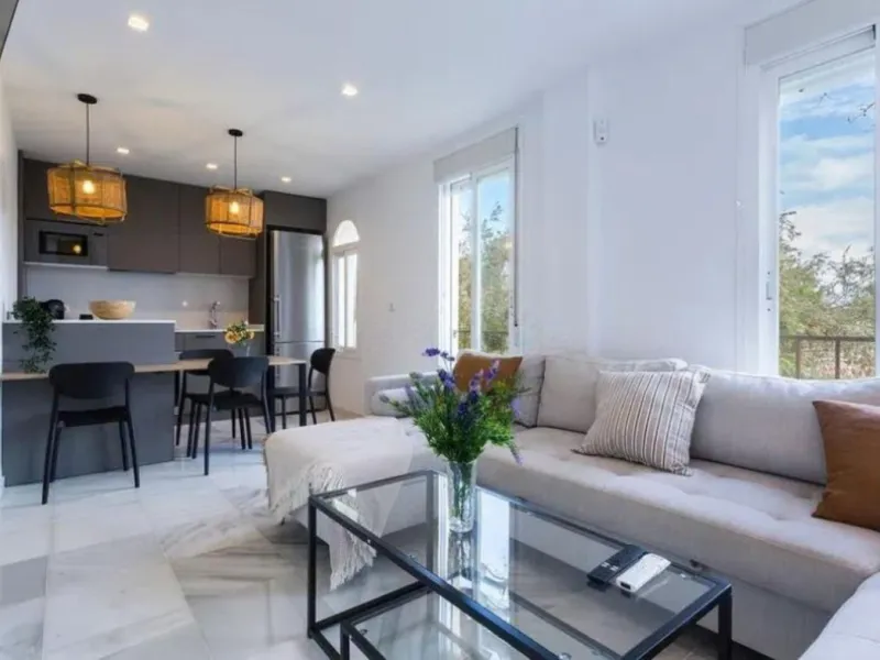 Spectacular duplex for sale in the Las Brisas Urbanization, Manilva. Completely renovated designer home, ready to move in.