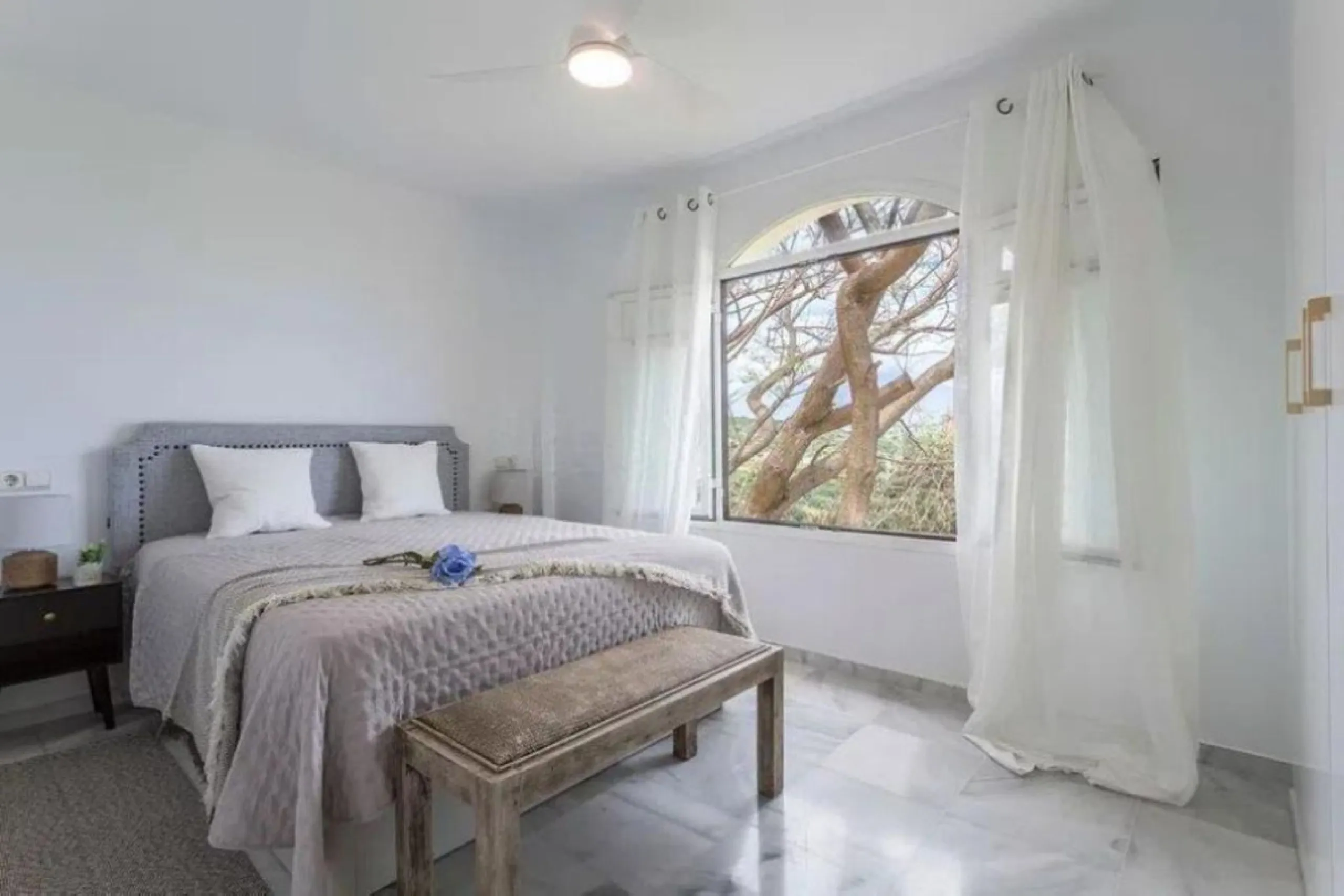 Spectacular duplex for sale in the Las Brisas Urbanization, Manilva. Completely renovated designer home, ready to move in.