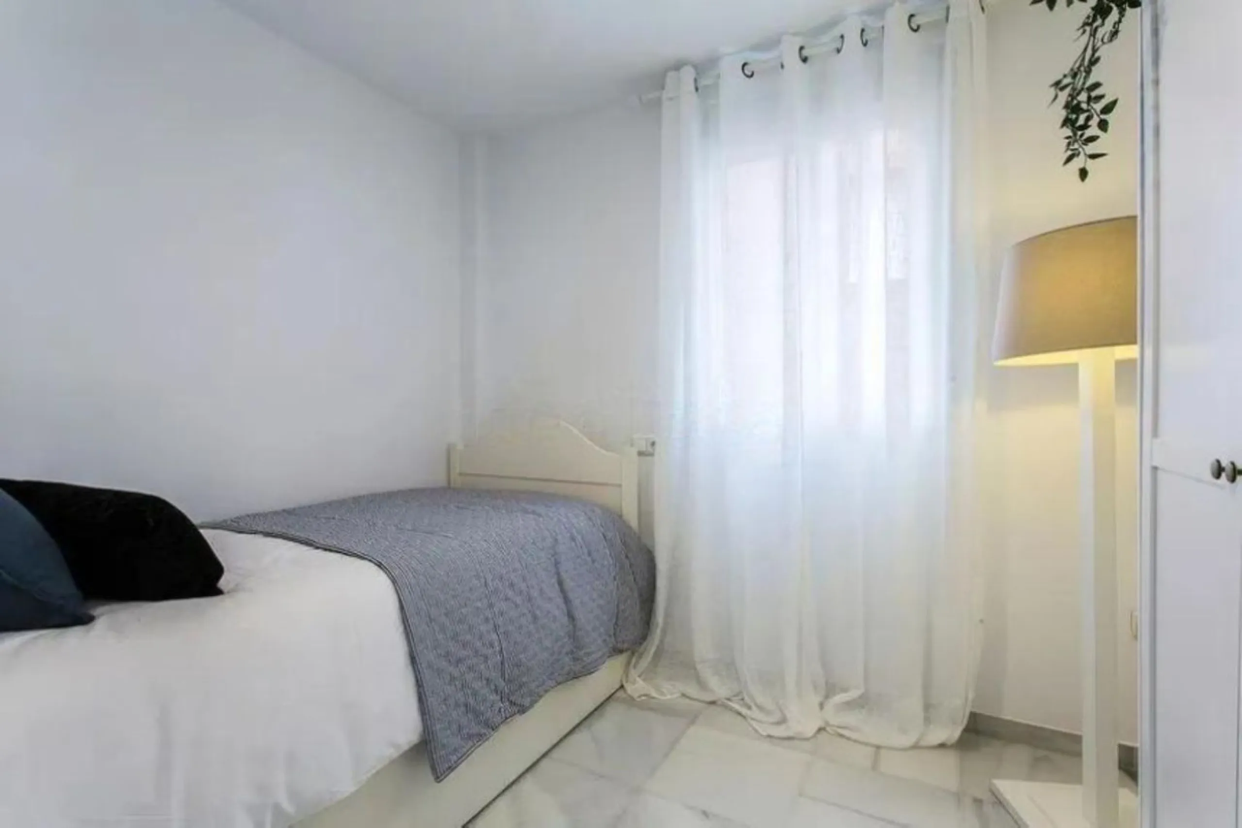 Spectacular duplex for sale in the Las Brisas Urbanization, Manilva. Completely renovated designer home, ready to move in.