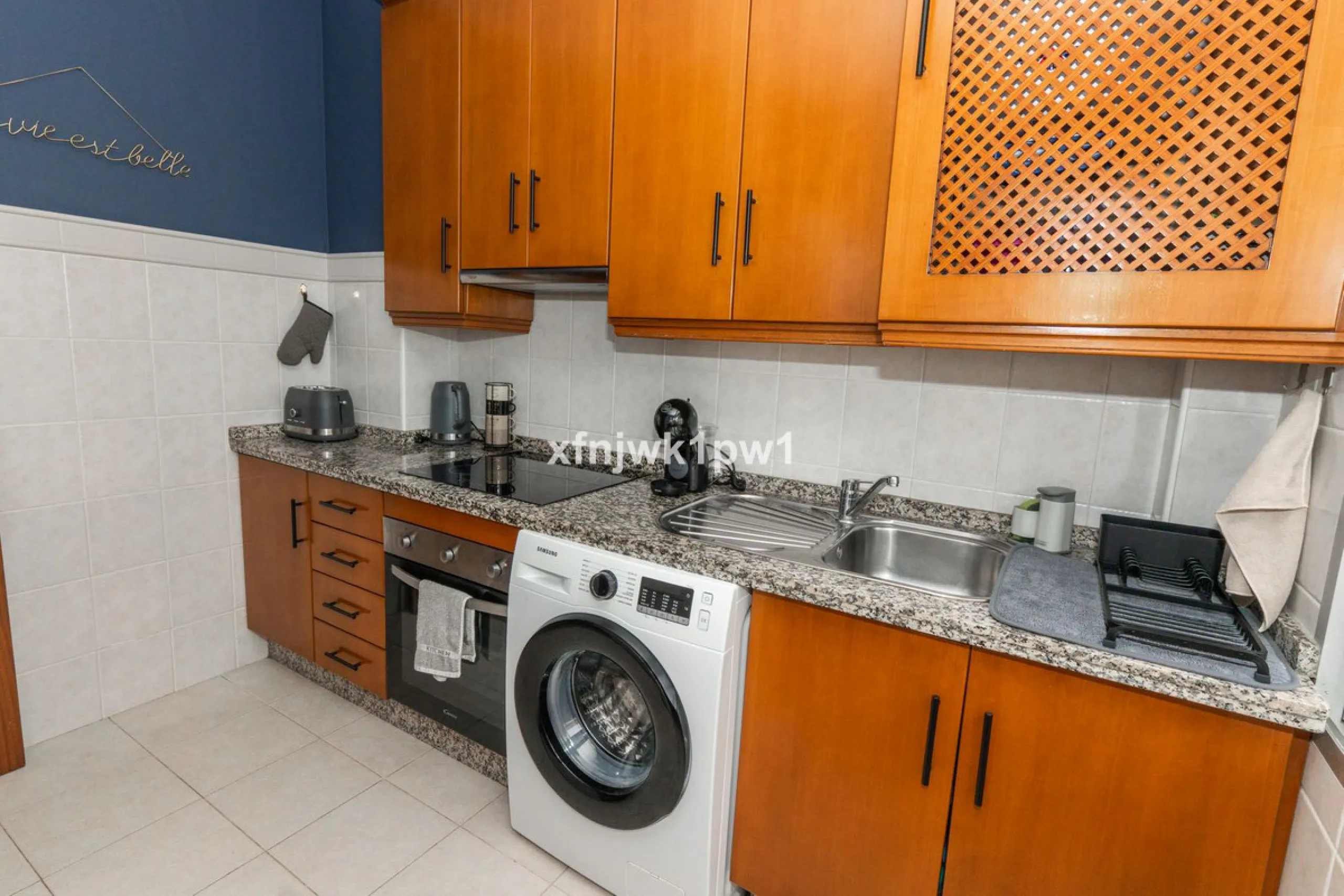 Apartment - Middle Floor Apartment в продаже в Marbella, Málaga. В доме 4 спален и 4 ванных комнат. Площадь дома 97 м²