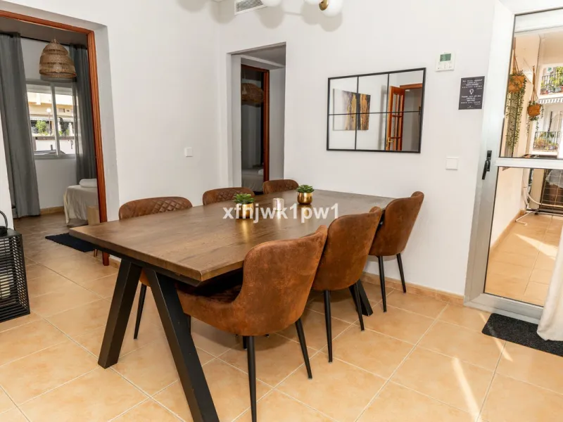 Apartment - Middle Floor Apartment в продаже в Marbella, Málaga. В доме 4 спален и 4 ванных комнат. Площадь дома 97 м²