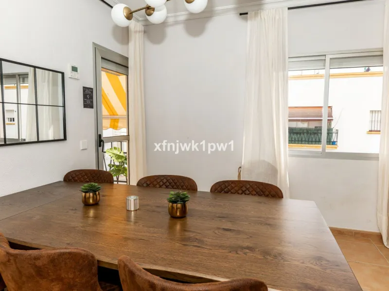 Apartment - Middle Floor Apartment в продаже в Marbella, Málaga. В доме 4 спален и 4 ванных комнат. Площадь дома 97 м²