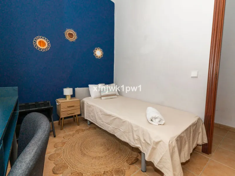 Apartment - Middle Floor Apartment в продаже в Marbella, Málaga. В доме 4 спален и 4 ванных комнат. Площадь дома 97 м²