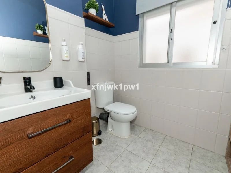 Apartment - Middle Floor Apartment в продаже в Marbella, Málaga. В доме 4 спален и 4 ванных комнат. Площадь дома 97 м²
