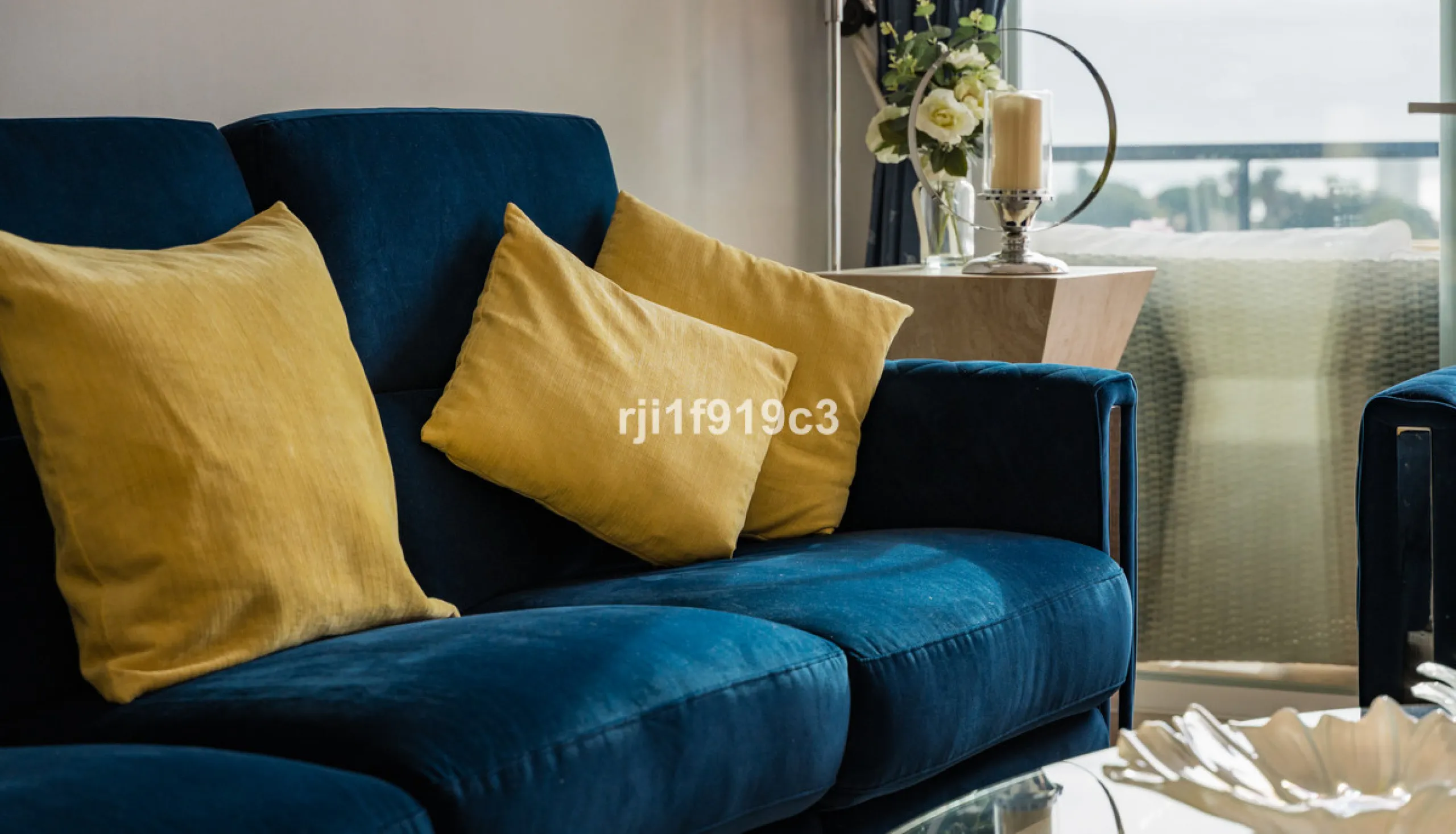 Wunderbares Apartment in der renommierten Wohnanlage Elviria Hills, einer der exklusivsten und begehrtesten Lagen im Osten von Marbella. Dieses elegante Apartment mit 103 m² zeichnet sich durch Großzügigkeit, Helligkeit und ein unvergleichliches Qualitätsniveau aus