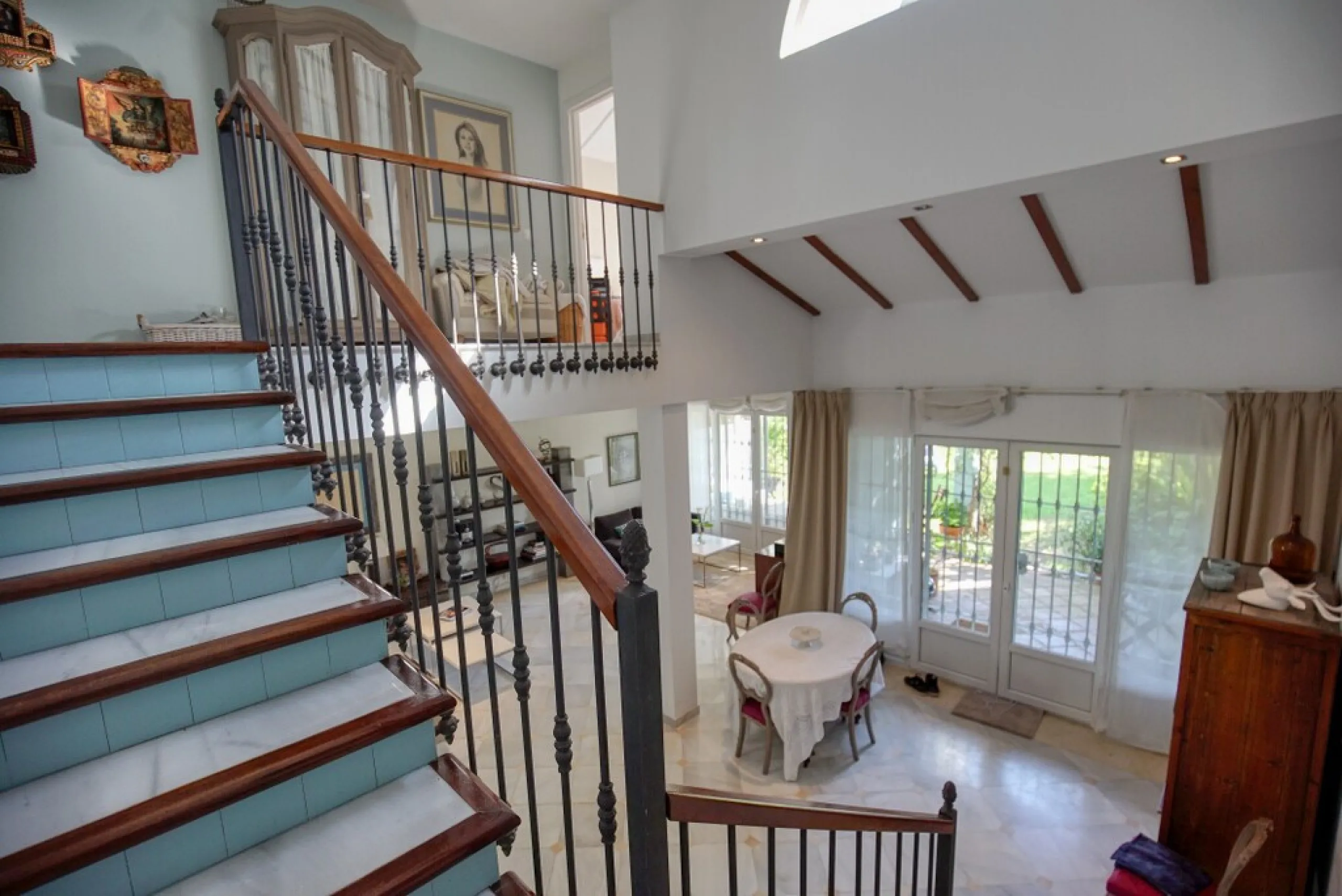 A fantastic opportunity to renovate and add value in one of the most sought-after golf locations on the coast.