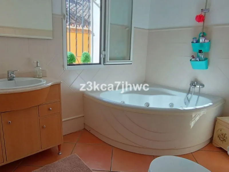 TOWNHOUSE IN CALVARIO AREA, ESTEPONA