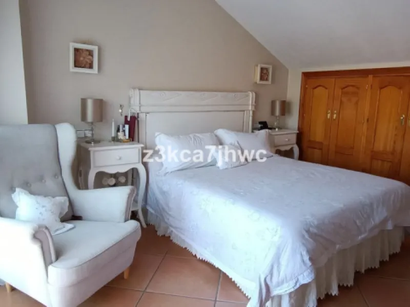 TOWNHOUSE IN CALVARIO AREA, ESTEPONA