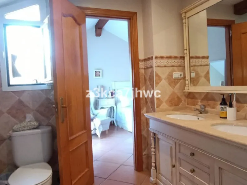 TOWNHOUSE IN CALVARIO AREA, ESTEPONA
