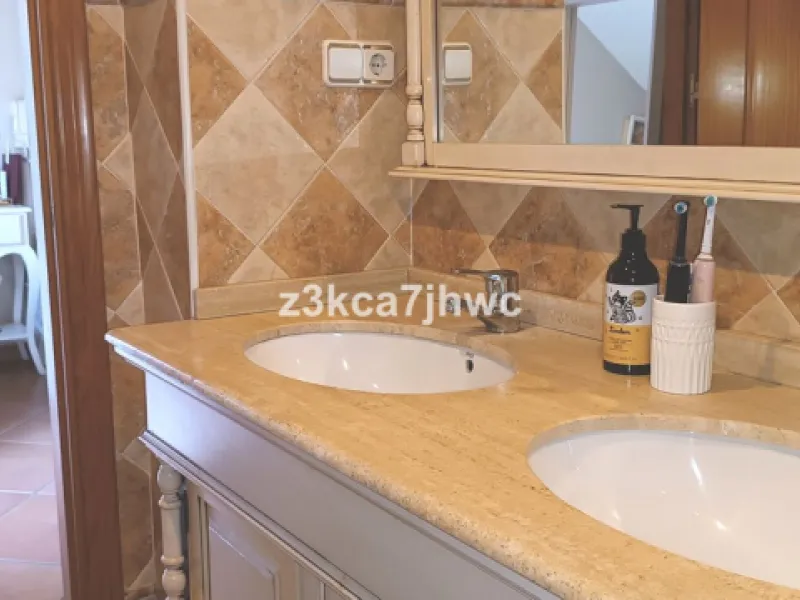 TOWNHOUSE IN CALVARIO AREA, ESTEPONA