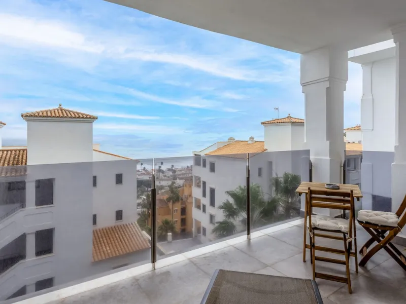 SEA FACING DEVELOPMENT, WALK TO THE BEACHES.  Ideally located only 200 meters from the golden beach of Punta Paloma in Manilva and just a few minutes drive to the charming LA DUQUESA PORT & SOTOGRANDE with its restaurants, cafés and bars. This luxury 3 be