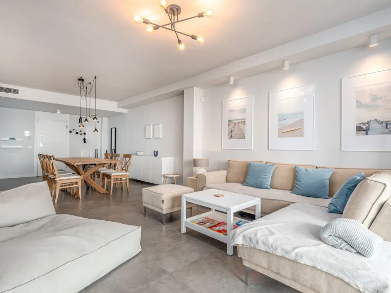 SEA FACING DEVELOPMENT, WALK TO THE BEACHES.  Ideally located only 200 meters from the golden beach of Punta Paloma in Manilva and just a few minutes drive to the charming LA DUQUESA PORT & SOTOGRANDE with its restaurants, cafés and bars. This luxury 3 be