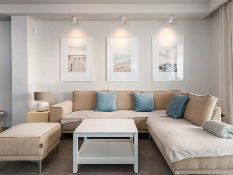 SEA FACING DEVELOPMENT, WALK TO THE BEACHES.  Ideally located only 200 meters from the golden beach of Punta Paloma in Manilva and just a few minutes drive to the charming LA DUQUESA PORT & SOTOGRANDE with its restaurants, cafés and bars. This luxury 3 be