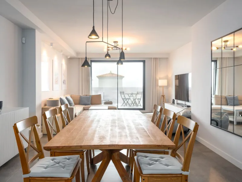 SEA FACING DEVELOPMENT, WALK TO THE BEACHES.  Ideally located only 200 meters from the golden beach of Punta Paloma in Manilva and just a few minutes drive to the charming LA DUQUESA PORT & SOTOGRANDE with its restaurants, cafés and bars. This luxury 3 be