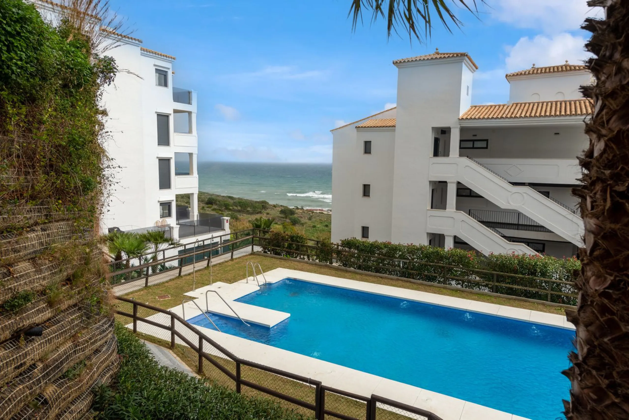 SEA FACING DEVELOPMENT, WALK TO THE BEACHES.  Ideally located only 200 meters from the golden beach of Punta Paloma in Manilva and just a few minutes drive to the charming LA DUQUESA PORT & SOTOGRANDE with its restaurants, cafés and bars. This luxury 3 be