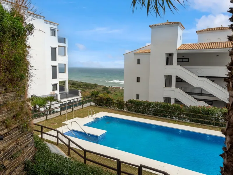 SEA FACING DEVELOPMENT, WALK TO THE BEACHES.  Ideally located only 200 meters from the golden beach of Punta Paloma in Manilva and just a few minutes drive to the charming LA DUQUESA PORT & SOTOGRANDE with its restaurants, cafés and bars. This luxury 3 be