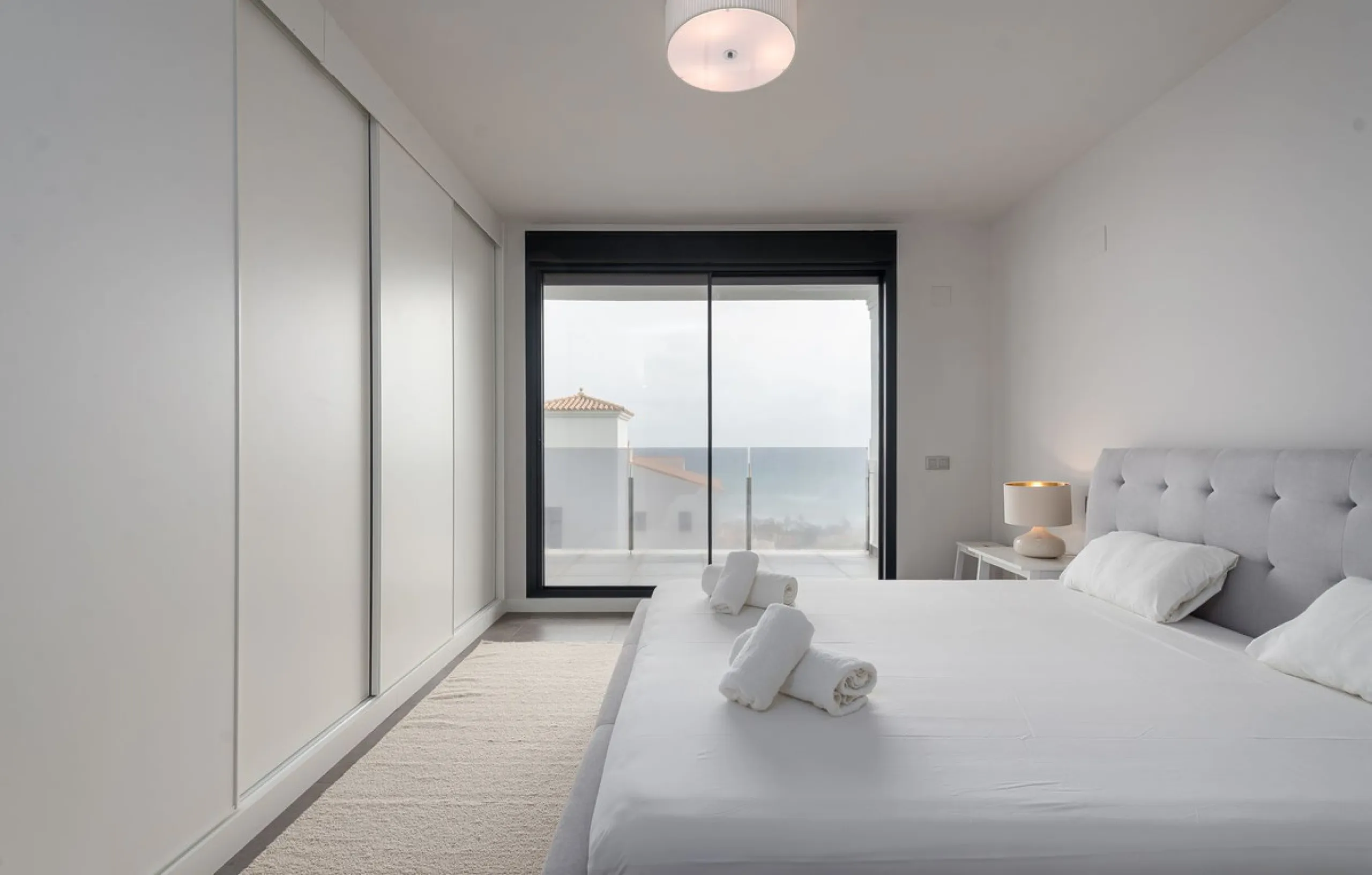 SEA FACING DEVELOPMENT, WALK TO THE BEACHES.  Ideally located only 200 meters from the golden beach of Punta Paloma in Manilva and just a few minutes drive to the charming LA DUQUESA PORT & SOTOGRANDE with its restaurants, cafés and bars. This luxury 3 be