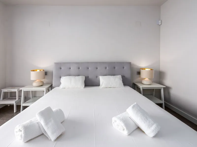 SEA FACING DEVELOPMENT, WALK TO THE BEACHES.  Ideally located only 200 meters from the golden beach of Punta Paloma in Manilva and just a few minutes drive to the charming LA DUQUESA PORT & SOTOGRANDE with its restaurants, cafés and bars. This luxury 3 be