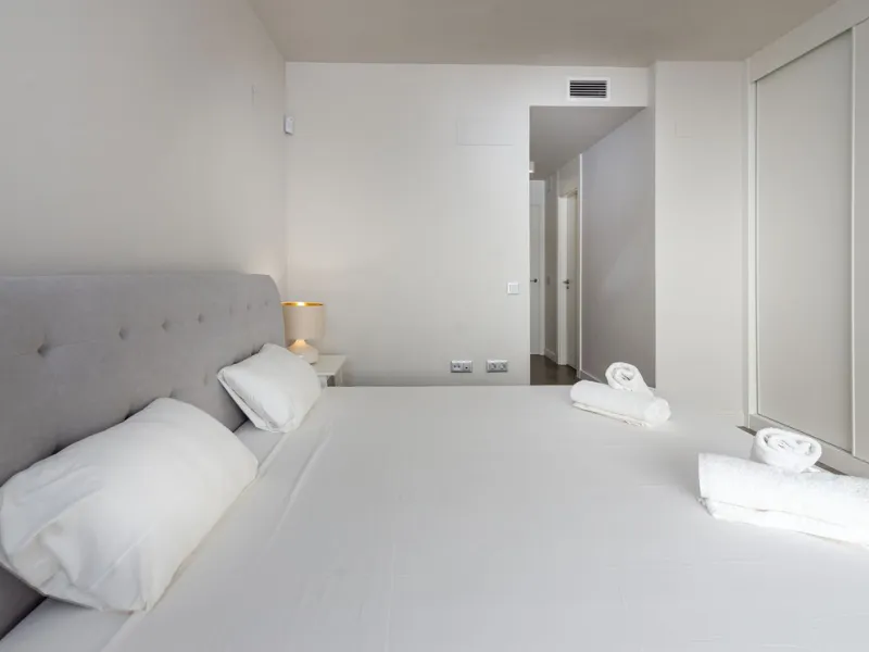 SEA FACING DEVELOPMENT, WALK TO THE BEACHES.  Ideally located only 200 meters from the golden beach of Punta Paloma in Manilva and just a few minutes drive to the charming LA DUQUESA PORT & SOTOGRANDE with its restaurants, cafés and bars. This luxury 3 be