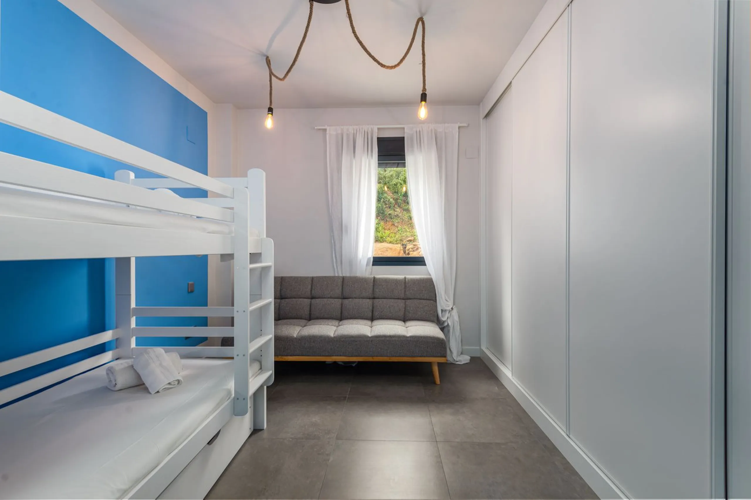 SEA FACING DEVELOPMENT, WALK TO THE BEACHES.  Ideally located only 200 meters from the golden beach of Punta Paloma in Manilva and just a few minutes drive to the charming LA DUQUESA PORT & SOTOGRANDE with its restaurants, cafés and bars. This luxury 3 be