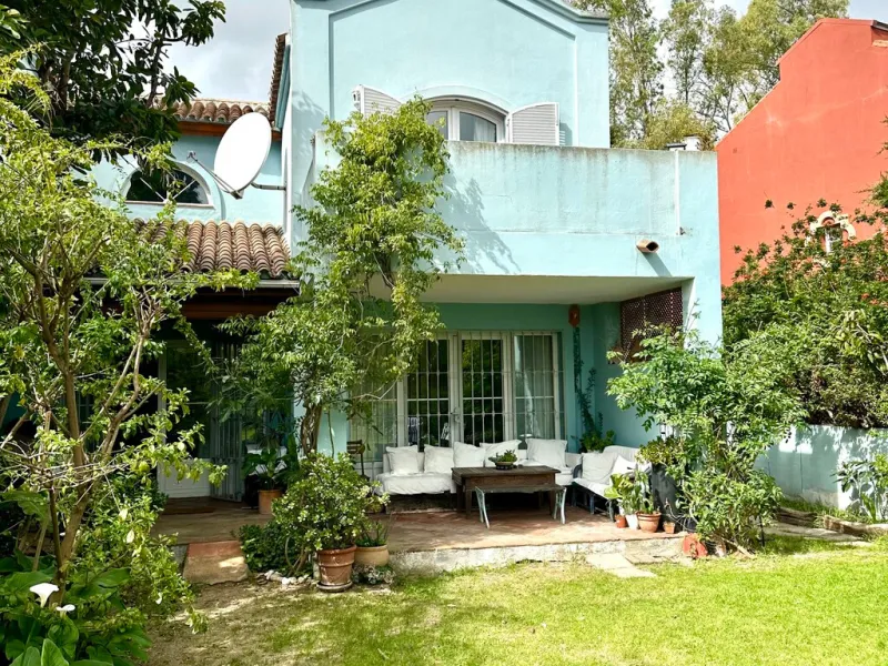 A fantastic opportunity to renovate and add value in one of the most sought-after golf locations on the coast.