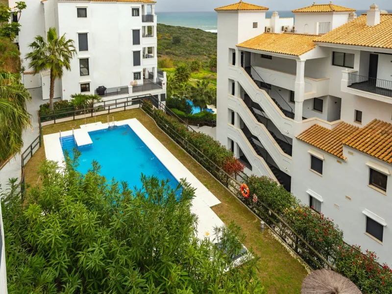 SEA FACING DEVELOPMENT, WALK TO THE BEACHES.  Ideally located only 200 meters from the golden beach of Punta Paloma in Manilva and just a few minutes drive to the charming LA DUQUESA PORT & SOTOGRANDE with its restaurants, cafés and bars. This luxury 3 be