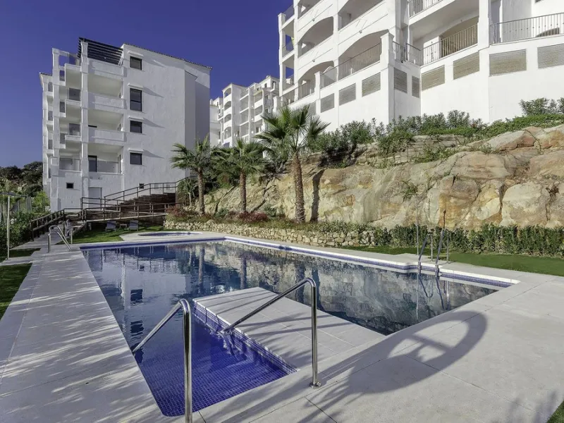 SEA FACING DEVELOPMENT, WALK TO THE BEACHES.  Ideally located only 200 meters from the golden beach of Punta Paloma in Manilva and just a few minutes drive to the charming LA DUQUESA PORT & SOTOGRANDE with its restaurants, cafés and bars. This luxury 3 be